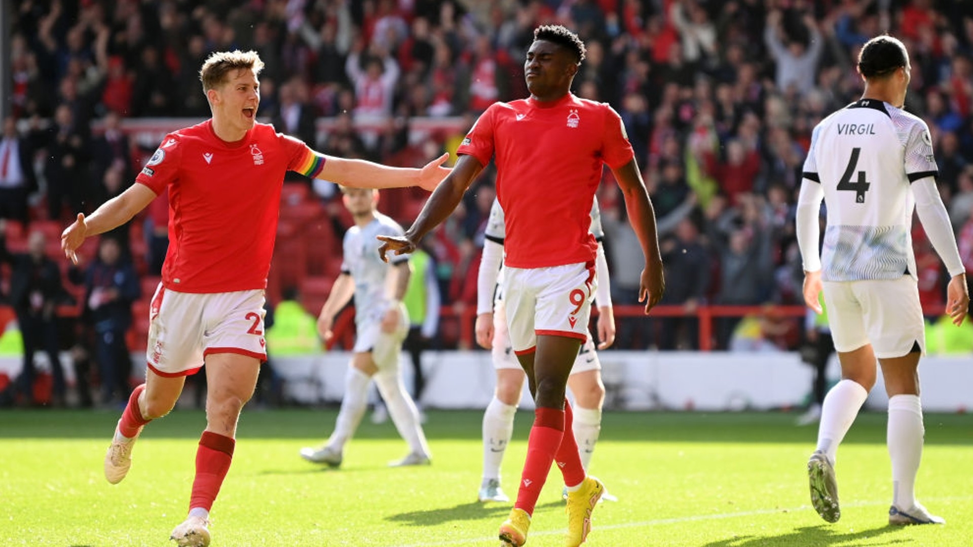 与此同时 与此同时